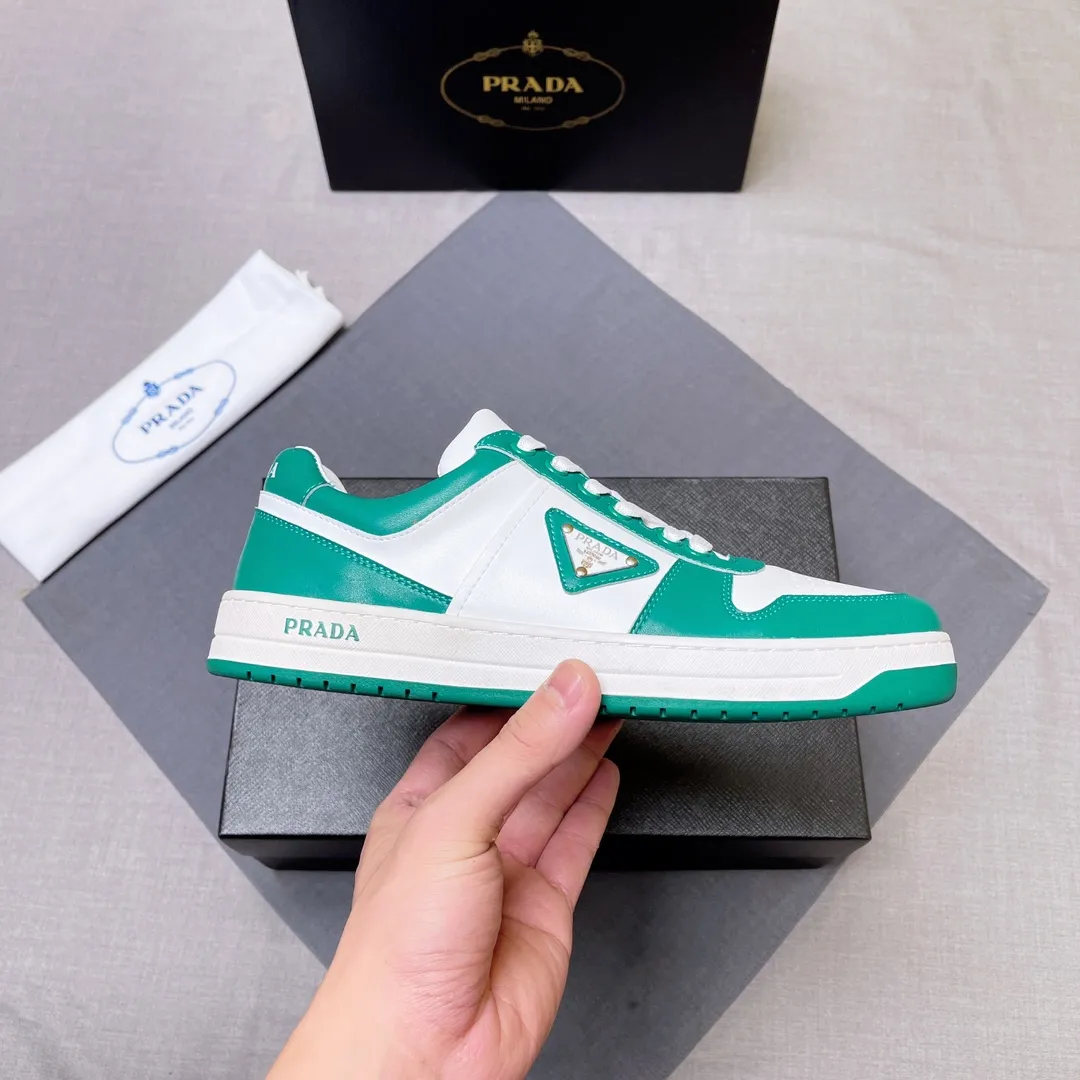 P380 Prada Prada's new men's leather sneakers, the highest version on the market, any comparison is welcome🆚! The original leather has excellent texture and is super high-end! Fetal sheep net lining imported from Italy, removable pad! Luxurious materials and fine workmanship, highly recommended! Code number 38-45 No. 058
